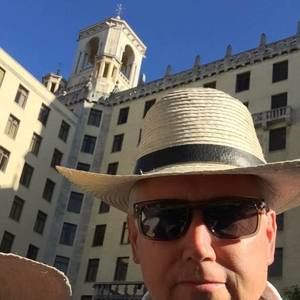 Meet your Posher, Eric